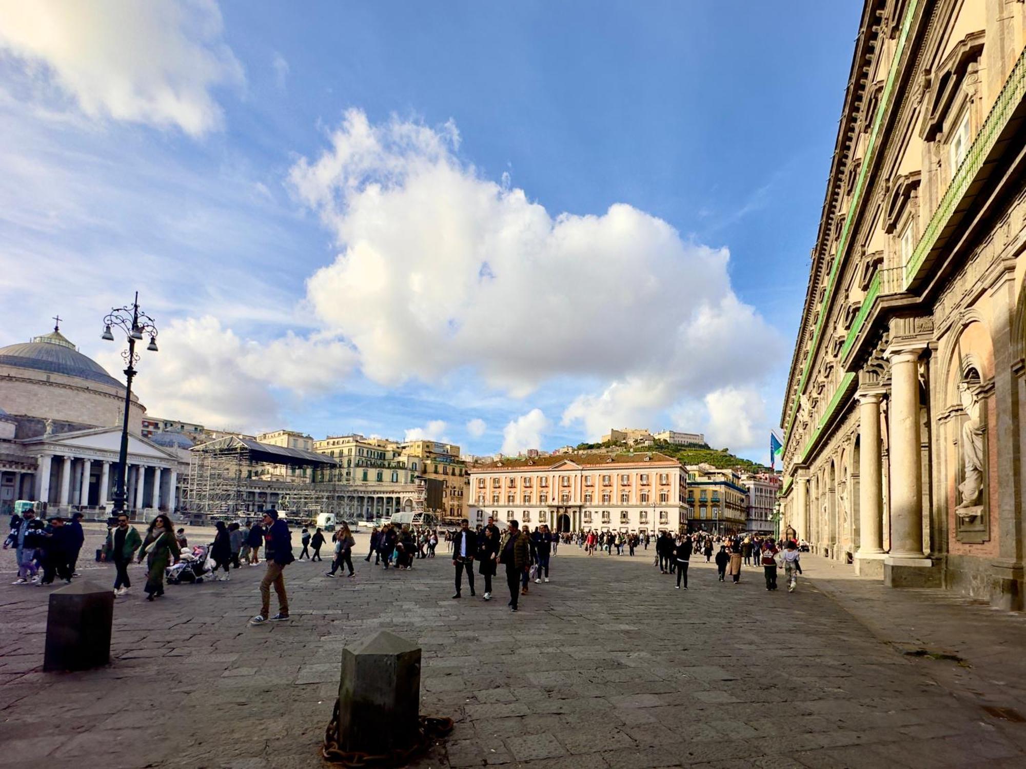 Palazzo Chiatamone Hotel Naples Exterior photo